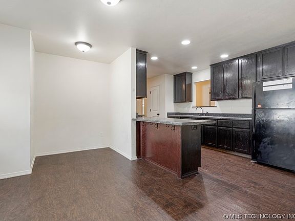 4th image of 139 N Birmingham Pl E