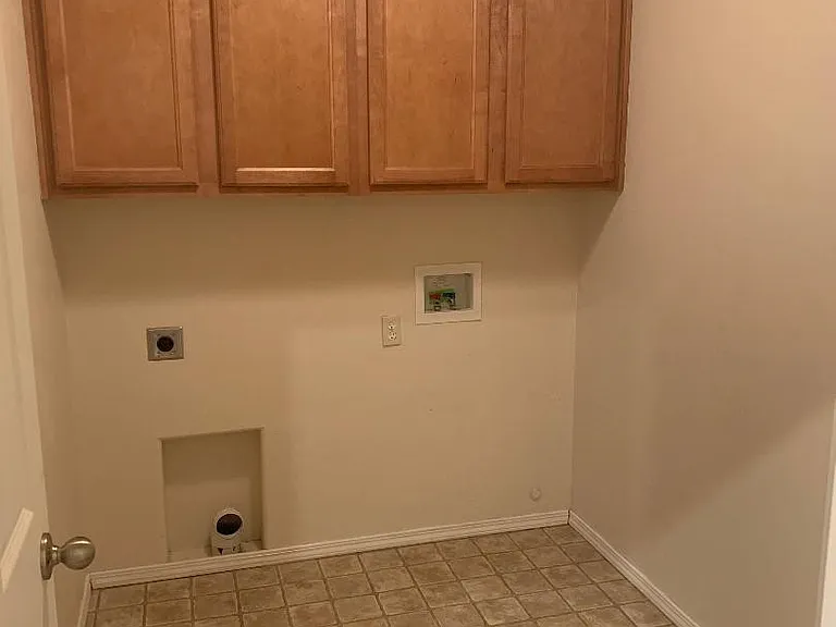 1067 Arrow Wood Ct — Photo 8