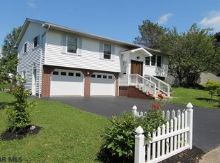 907 Grace St, State College, PA 16801