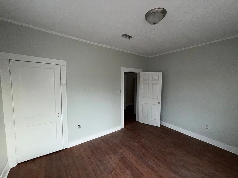 3146 Washington Ave — Photo 5