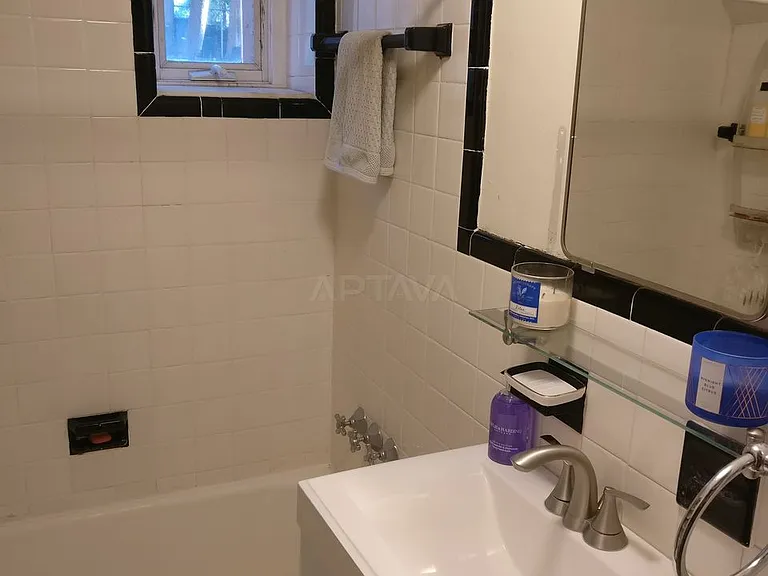 133 Oxford St #10 — Photo 5