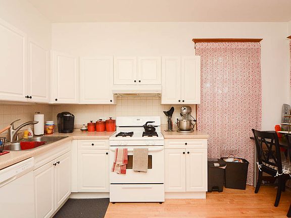 2nd image of 3701 W Wrightwood Ave #1