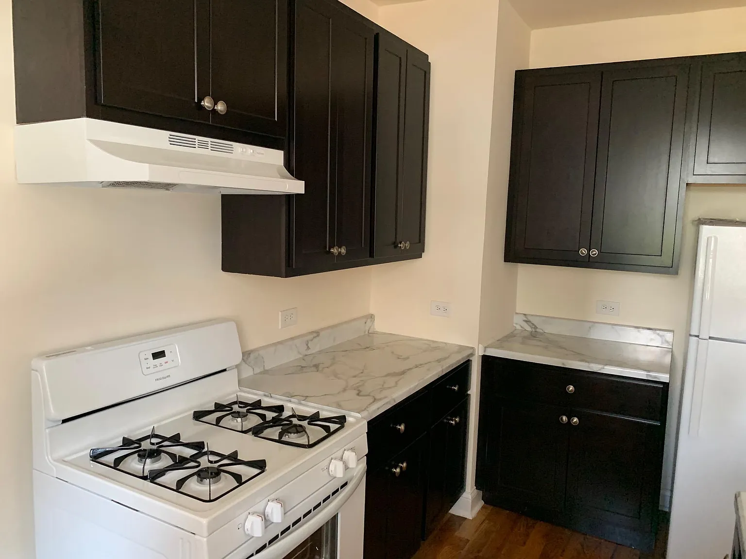 2 bed, 1000 sqft, $2,000 — Photo 4