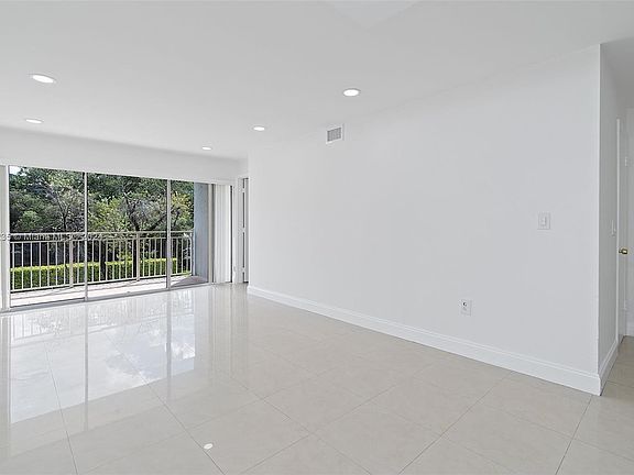 4th image of 9355 Fontainebleau Blvd APT C223