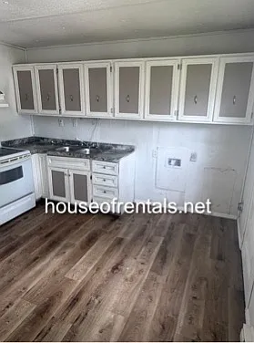 119 N Olive St — Photo 5