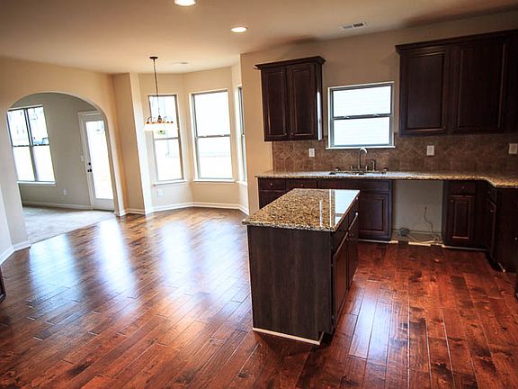 5th image of 19 Stanley Dr