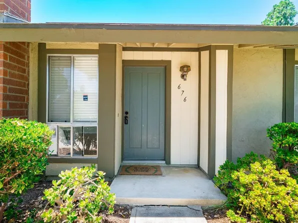 676 Kumquat Way, Oceanside, CA 92058