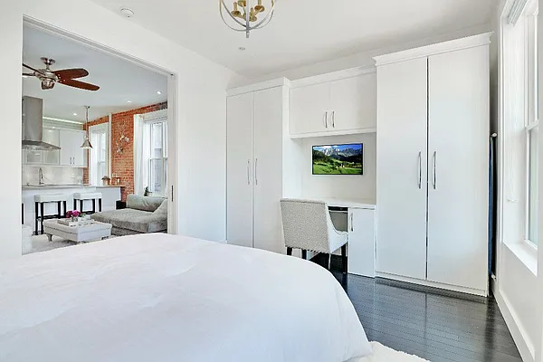 Sold by Level Group | media 16