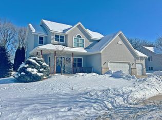 2700 Pinewood Ridge Dr SE, Rochester, MN 55904