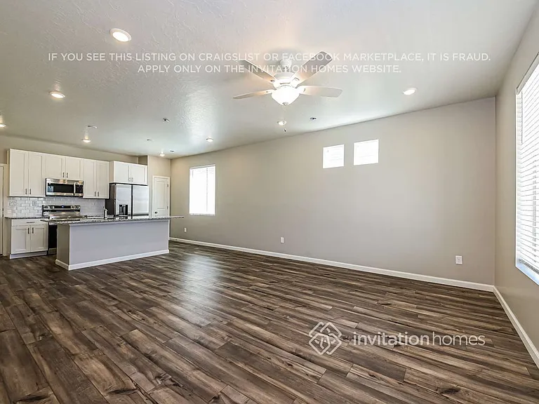42 N Riverside Dr — Photo 4