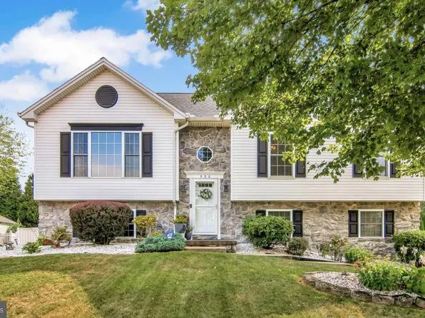 520 Hamilton Dr, Middletown, PA 17057
