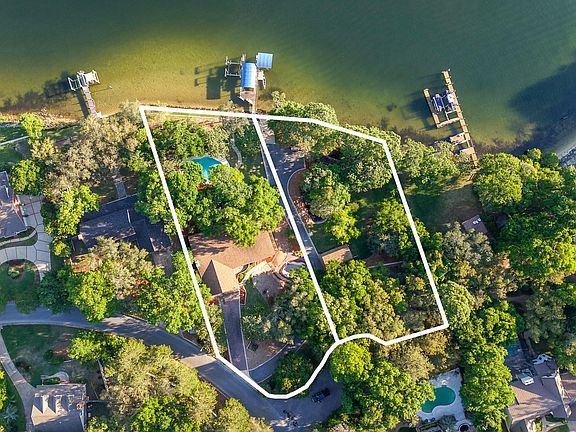 2nd image of 104 Bayou Dr