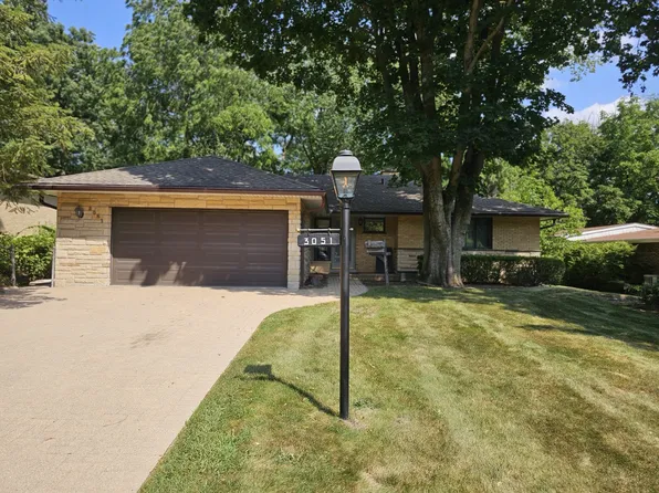 3051 Dato Ave, Highland Park, IL 60035