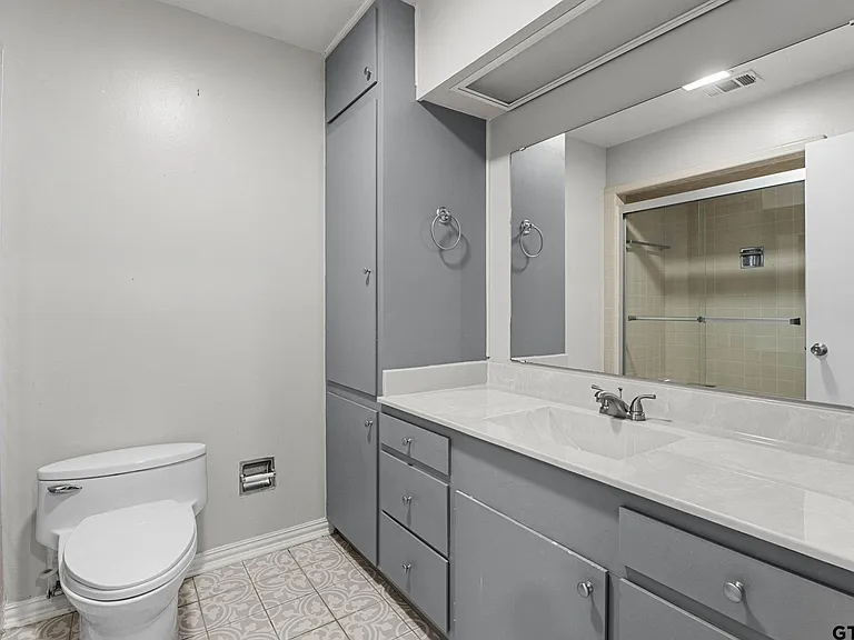 3200 Decharles St — Photo 30