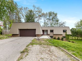 1211 W Frank Dr, Greenville, MI 48838