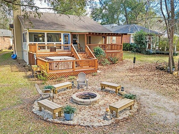 3rd image of 2575 Yarmouth Ln