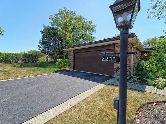 2nd image of 2205 Vista Ct