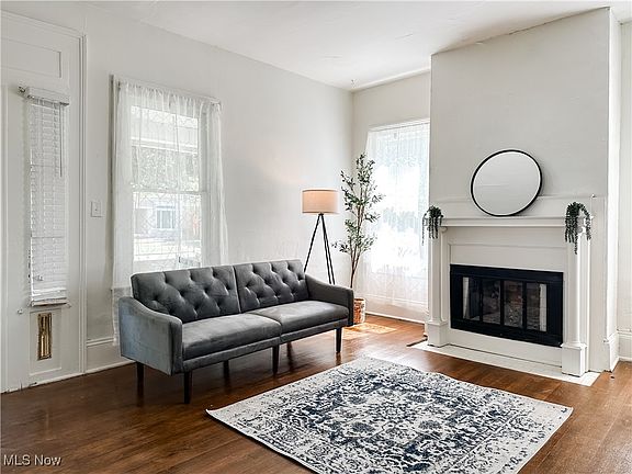 3rd image of 1528 20th St