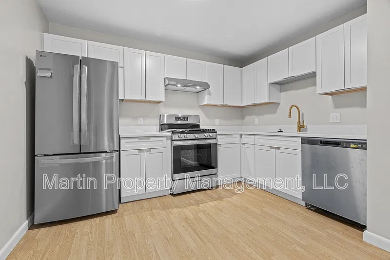 22 Kenmar Dr — Photo 2