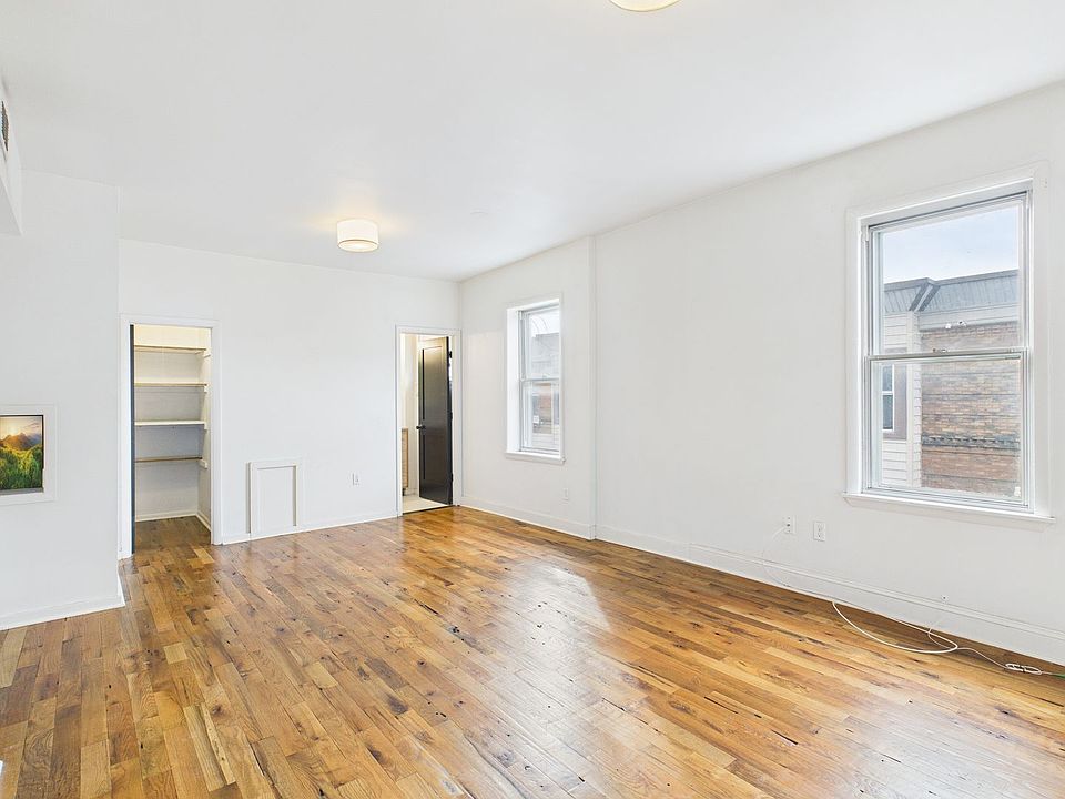 1st image of 3124 Richmond St #A