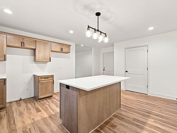 4th image of 11252 Quail Run Dr S