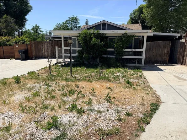 1223 Rose St, Mentone, CA 92359