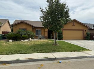 1548 El Paso Ave, Dinuba, CA 93618