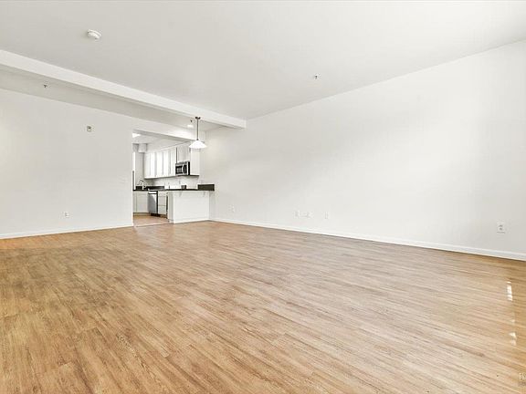5th image of 1040 Campoy Street #102