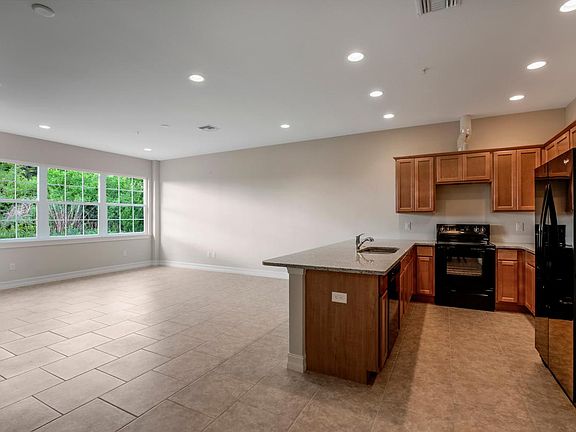 5th image of 7135 Greenwood Park Cir #106