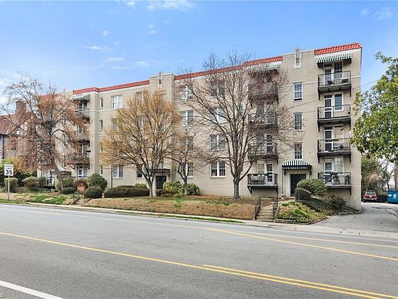 3rd image of 1013 N Elm St APT A2