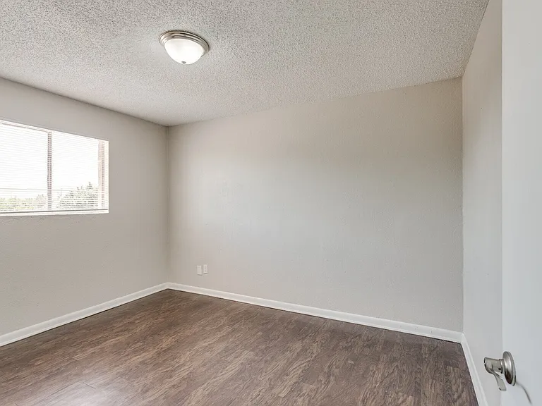 817 SW 23rd St #6 — Photo 20