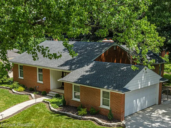 171 S Glengarry Rd, Bloomfield Hills, MI 48301