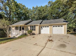 42 Castle Ct, Rockmart, GA 30153