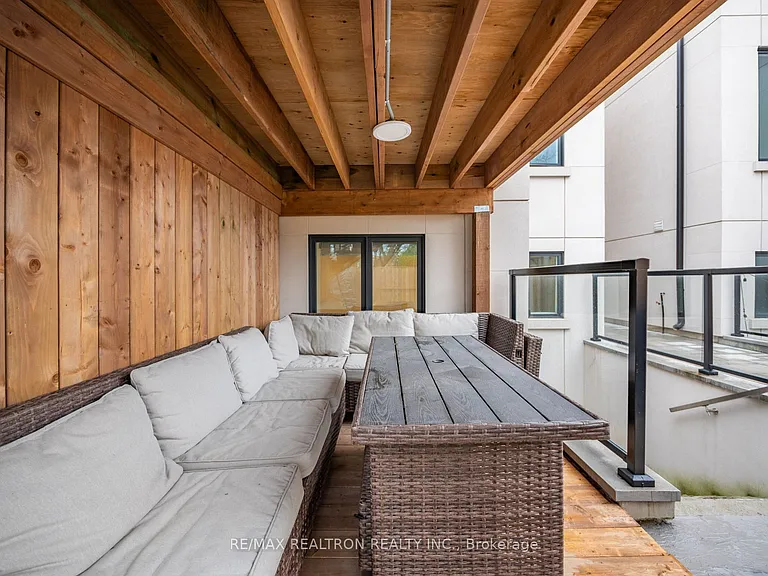 10 Katherine Rd #LOWER — Photo 34