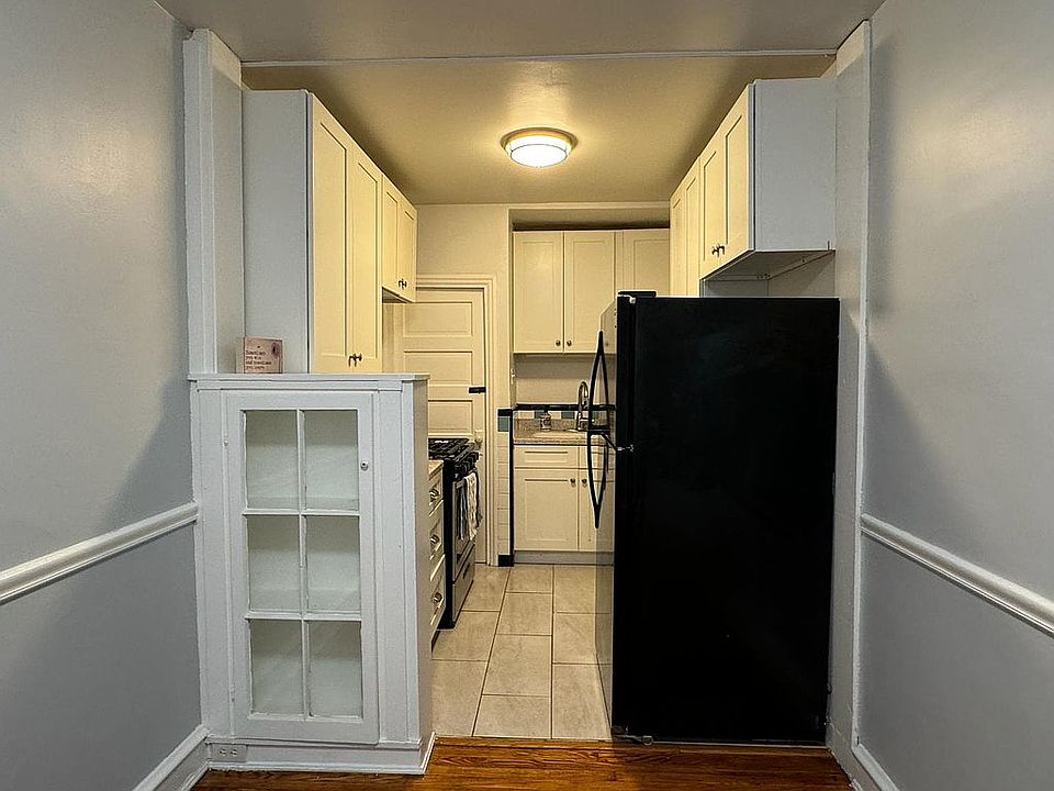 1st image of 703 W 29th St