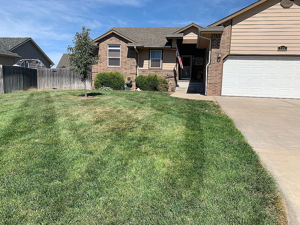 2nd image of 208 W Irene Ln