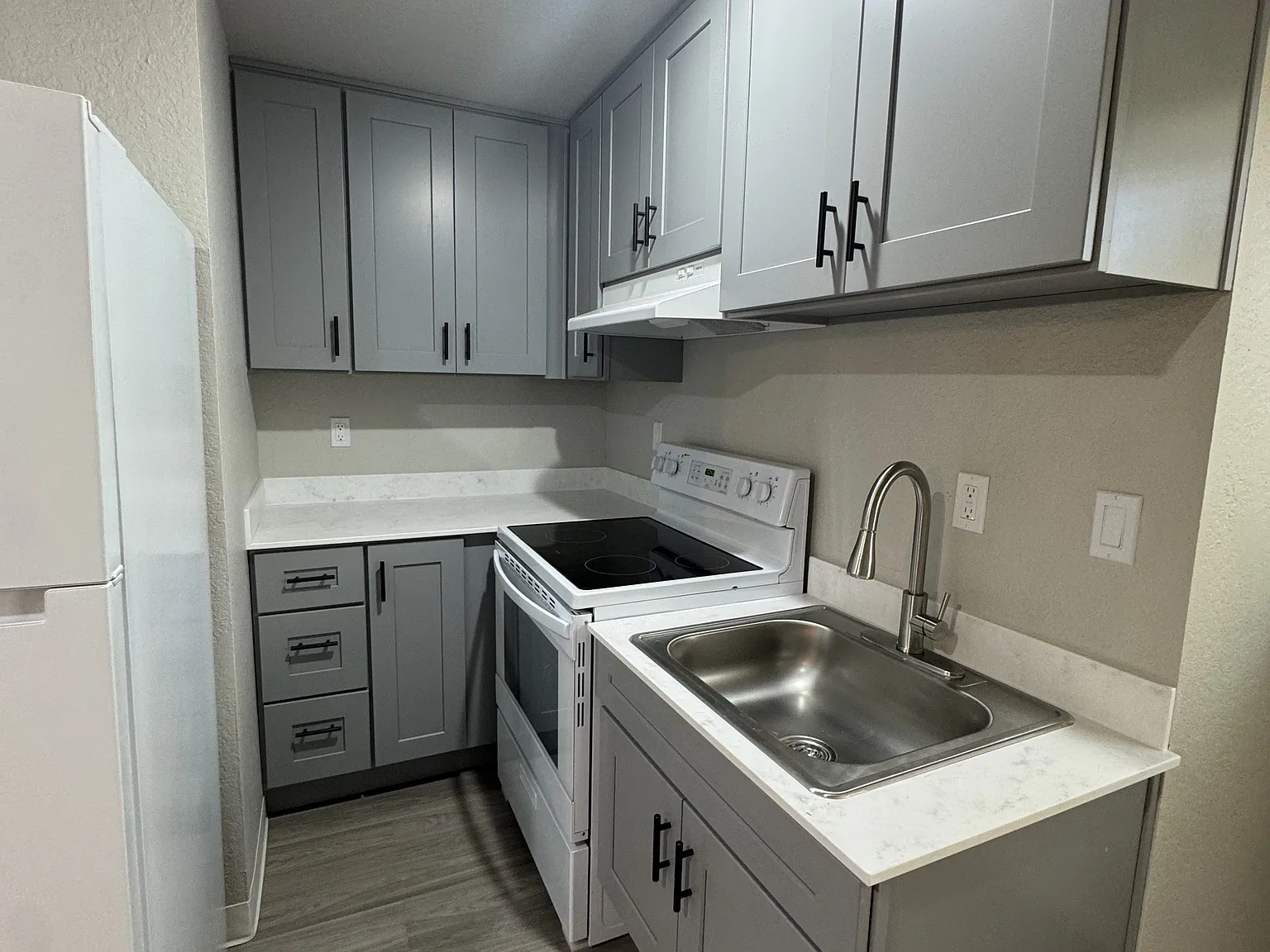 Alder Apartments — Photo 1