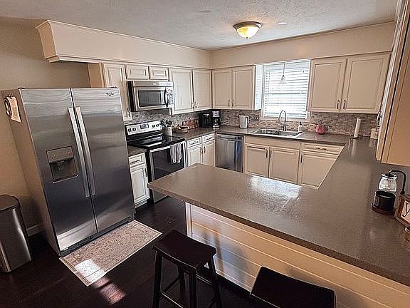 4th image of 3900 23rd St