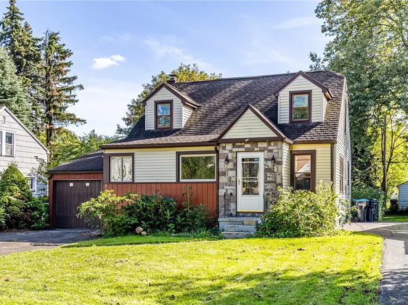 909 Whitlock Rd, Rochester, NY 14609