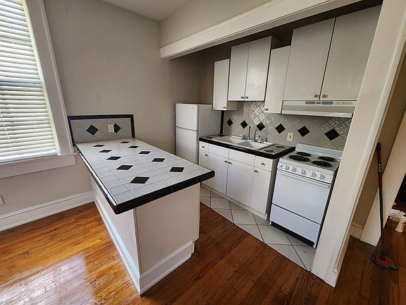 3rd image of 1308 Willow Branch Ave APT 24