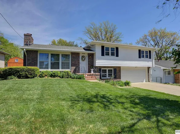 2214 Lloyd St, Bellevue, NE 68005