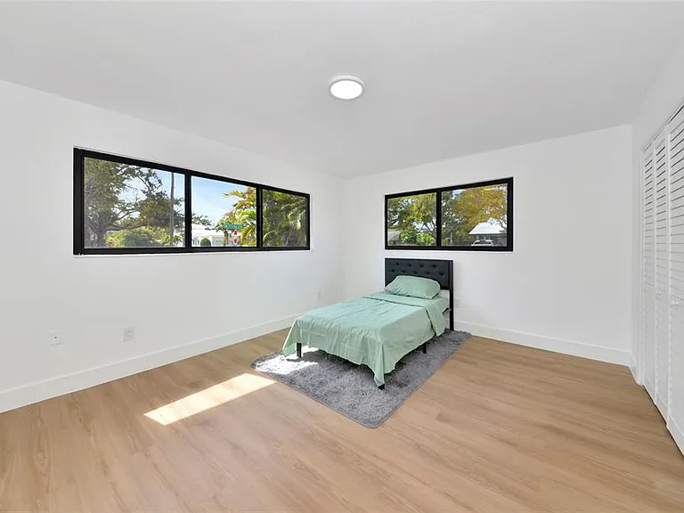 2239 Worrington St — Photo 18