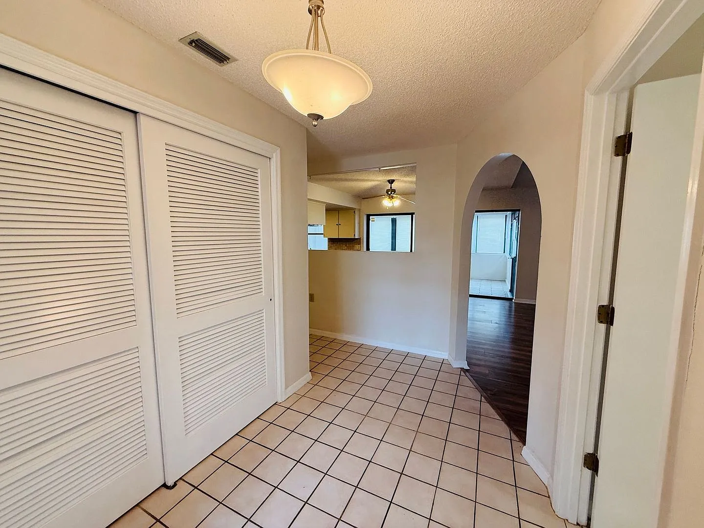 2 Bedroom 2 bathroom home for Rent in Weeki Wachee FL! — Photo 3