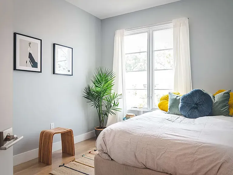 1062 Halsey St #3B — Photo 2