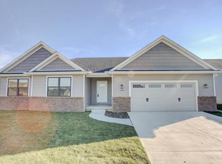 1502 Fieldstone Dr, Savoy, IL 61874