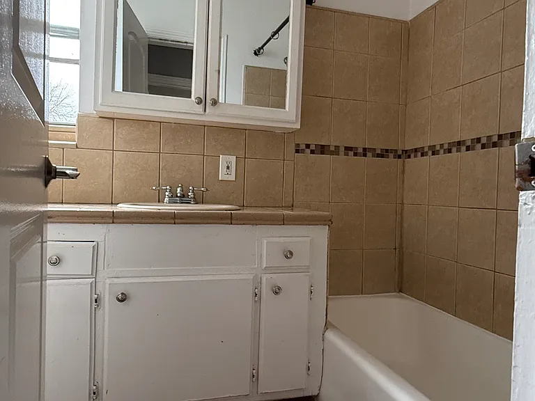 634 N Kingsley Dr #3 — Photo 8