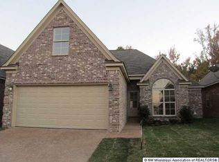 1343 Arbor Lake Dr N, Horn Lake, MS 38637