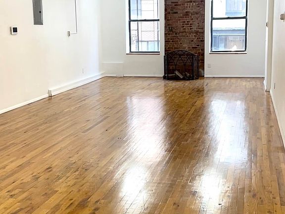 3rd image of 21 Orchard St APT 2