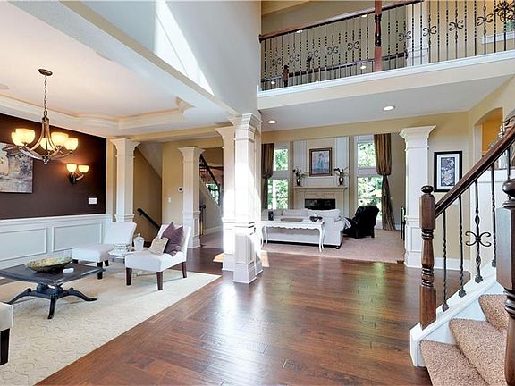 4th image of 6002 Ravine Woods Dr