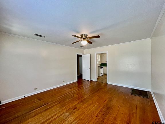 2nd image of 705 E Runnels Ave